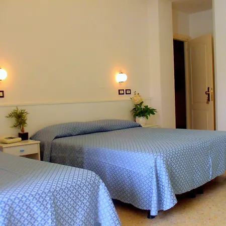 Отель Elite Каттолика